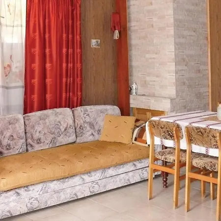 Beautiful In W/ 2 Bedrooms *